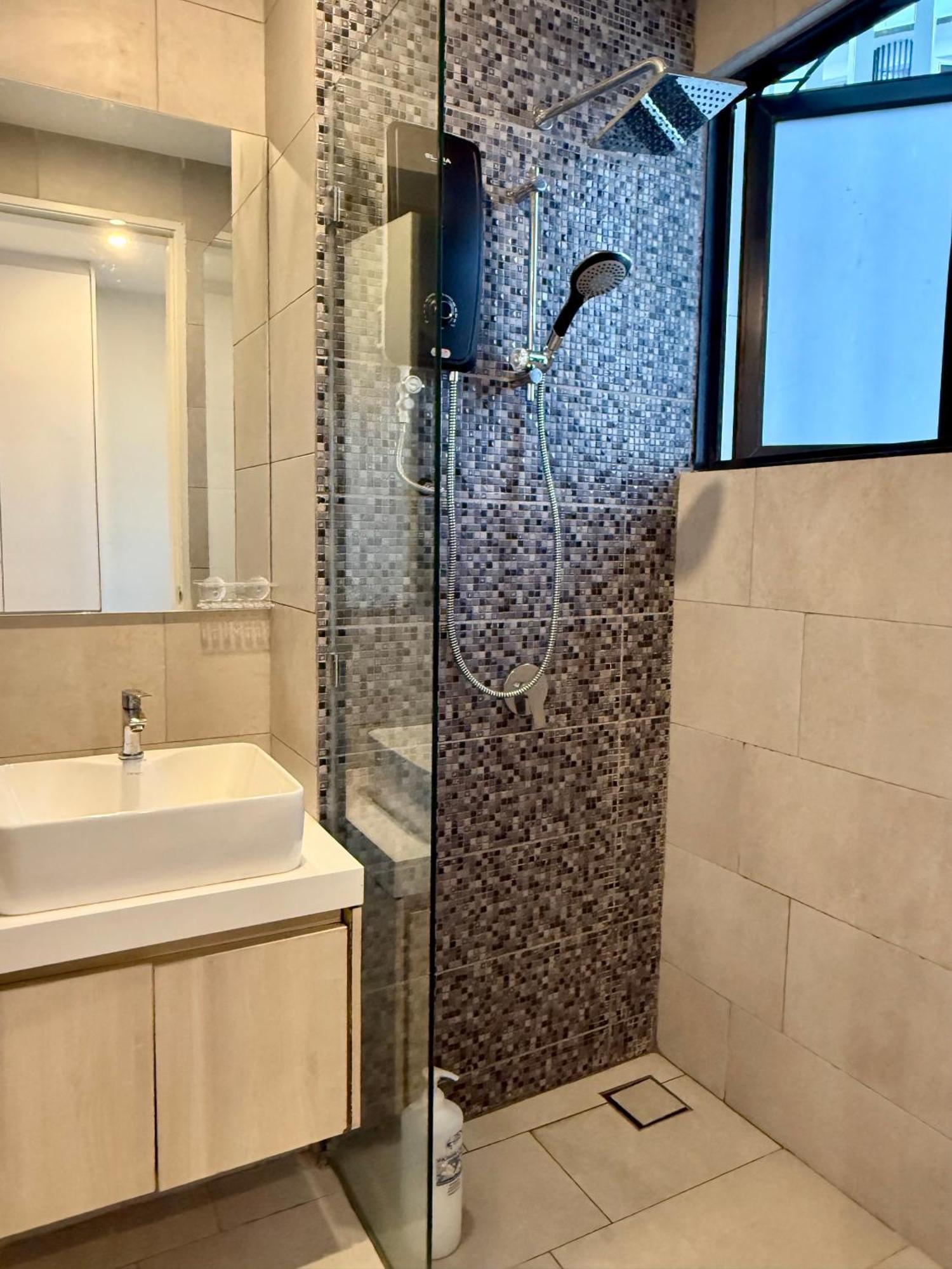 The Shore Executive Suites By Ys Luxury Kota Kinabalu Exterior foto